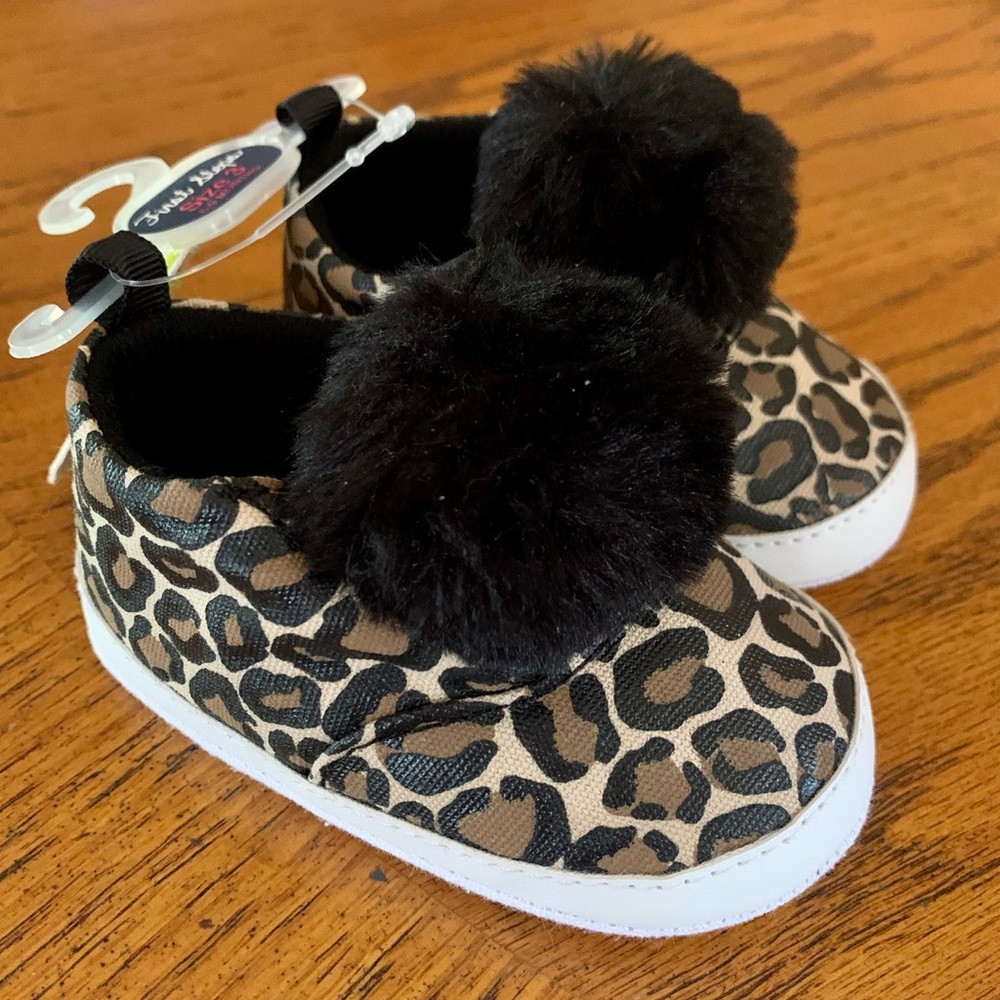 First Steps NWT cheetah  Infant Shoes. SIZE 3. 6-9 months.